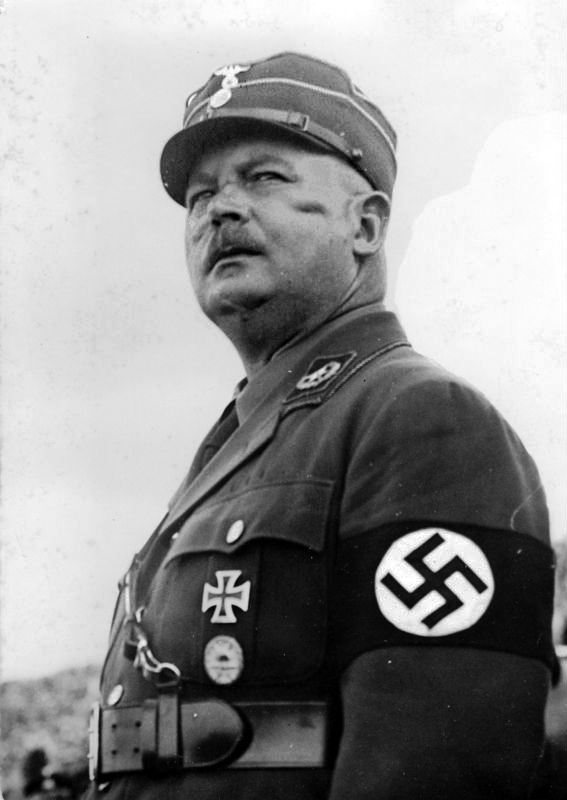 Bundesarchiv_Bild_102-15282A,_Ernst_Röhm.jpg