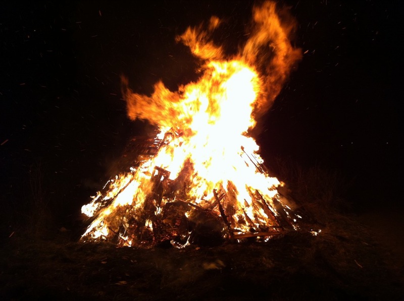 bonfire4.JPG