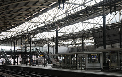 leeds-station-03.jpg