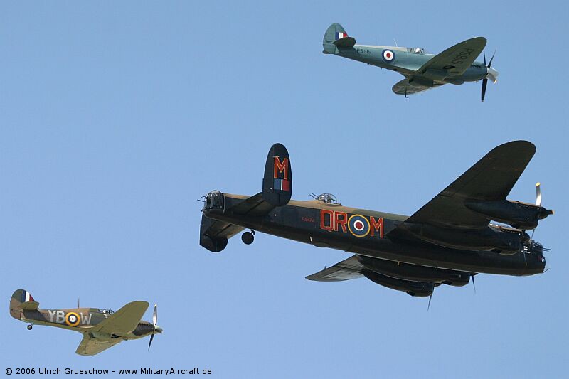 Memorial-Flight_RIAT2006_008_800.jpg