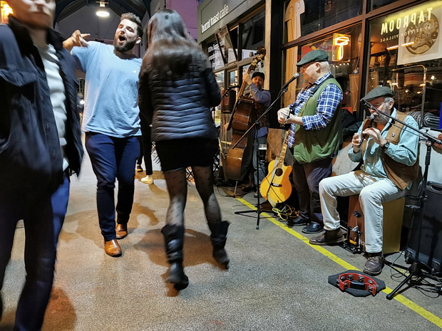 In photos: Irish band and audience dancing, Brixton Village, Sat 14th March 2020