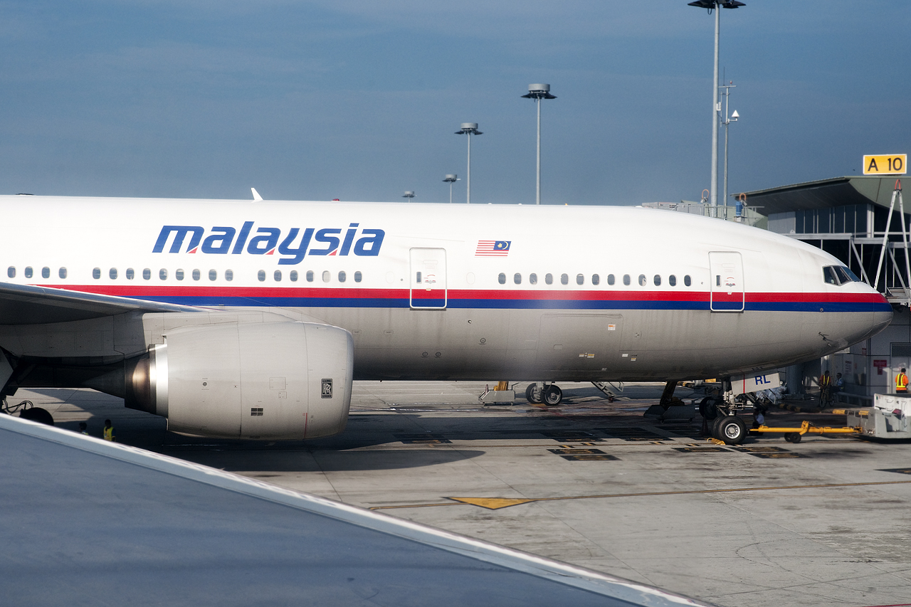 Malaysia_Airlines_Boeing_777-200ER_9M-MRL.jpg