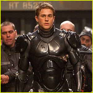 charlie-hunnam-pacific-rim-trailer-watch-now.jpg