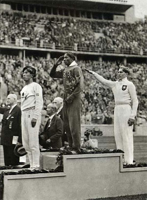 19360803_jesse_owens_berlino_300x409.jpg