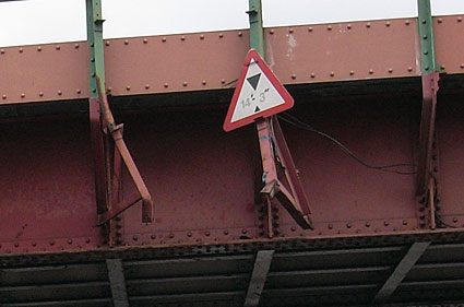 bridge-crash-02.jpg