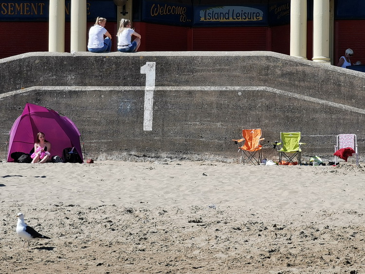 Hundreds travel to Barry Island as the Welsh lockdown eases, Weds 22nd July 2020