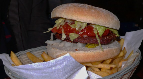 gardeners-arms-vegan-burger-570x315.jpg