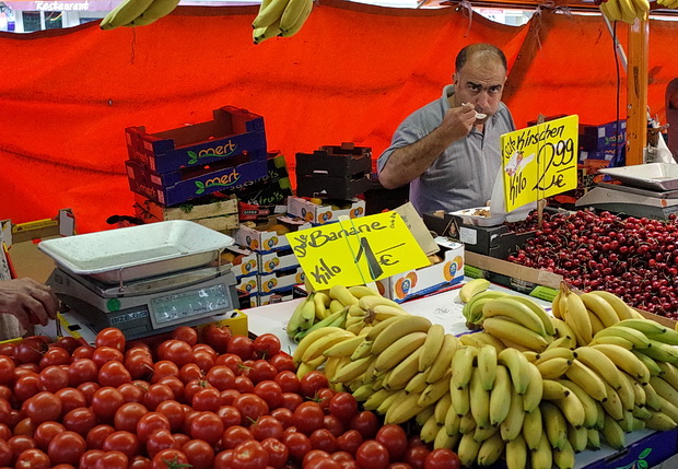 turkish-market-maybachufer-berlin-neukolln-01.jpg