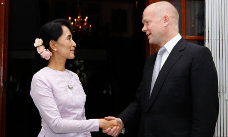 William-Hague-and-Aung-Sa-008.jpg