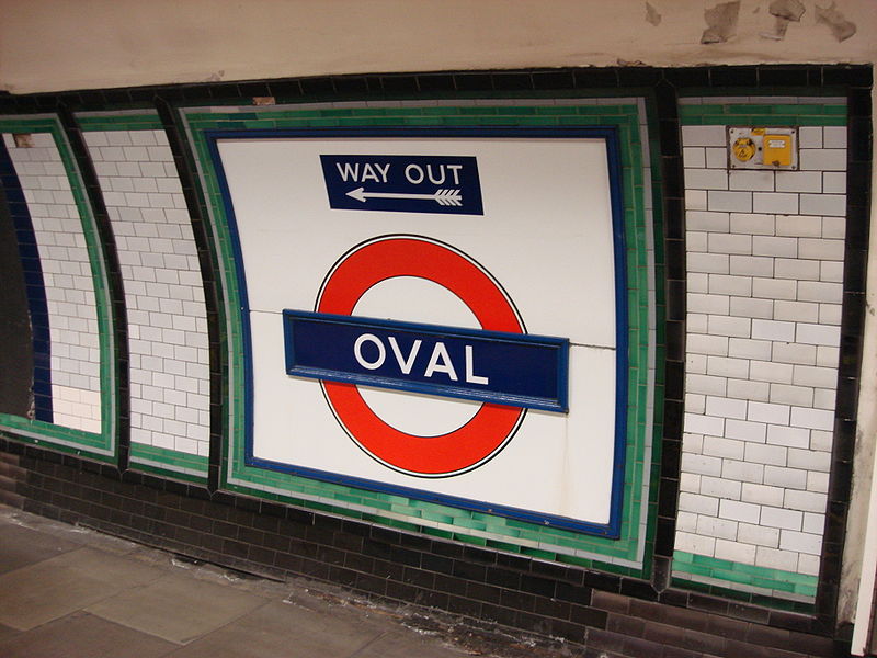 800px-Oval_Tube_roundel.jpg