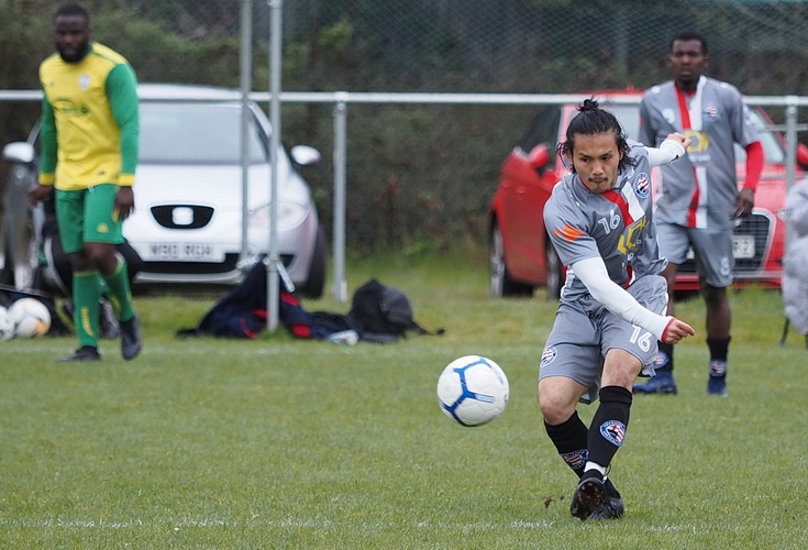 In photos: Peckham Town lose 0-3 to Athletic Newham in extra-windy friendly