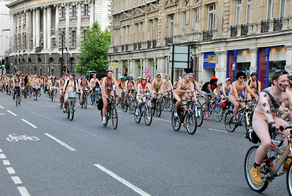 london-naked-bike-ride-2011-44.jpg