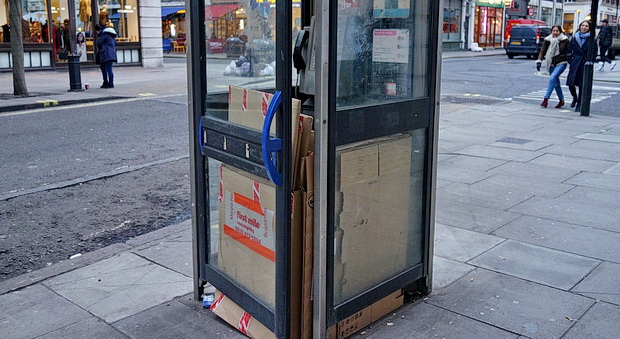 london-phonebox-cardboard-01.jpg