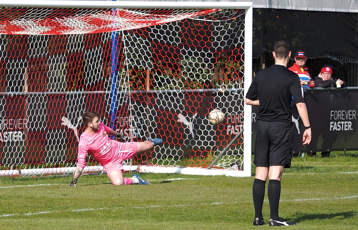 In photos: Peckham Town slip up at home, losing 1-2 to Tenterden Town, Sat 22nd April 2023