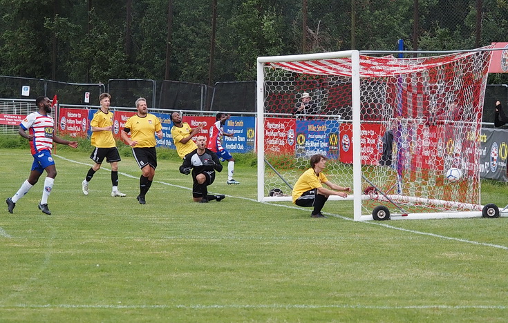 Peckham Town crush Crockenhill FC 7-2 in bank holiday goal fest