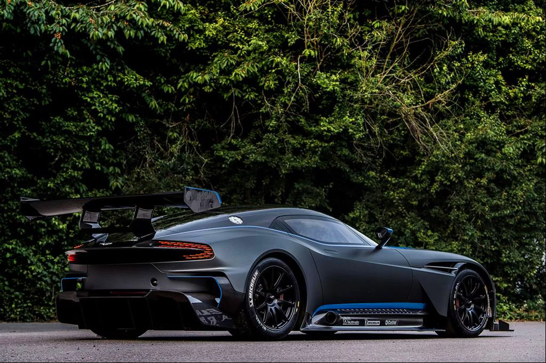 Aston-Martin-Vulcan.jpg