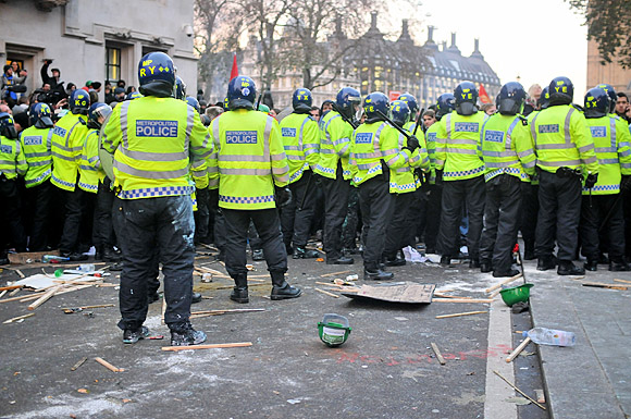 parliament-student-protest-077.jpg