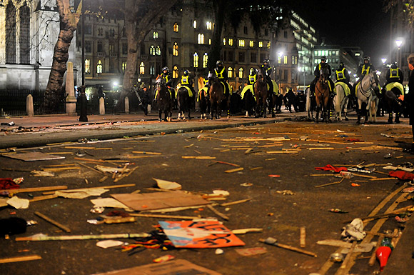 parliament-student-protest-107.jpg