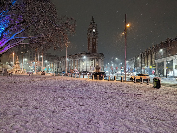 In photos: Windrush Square in the snow, with snowmen and a snowcat, Sunday 11th Dec 2022