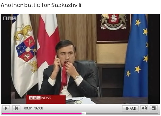 saakashvili-chewing-his-tie.jpg